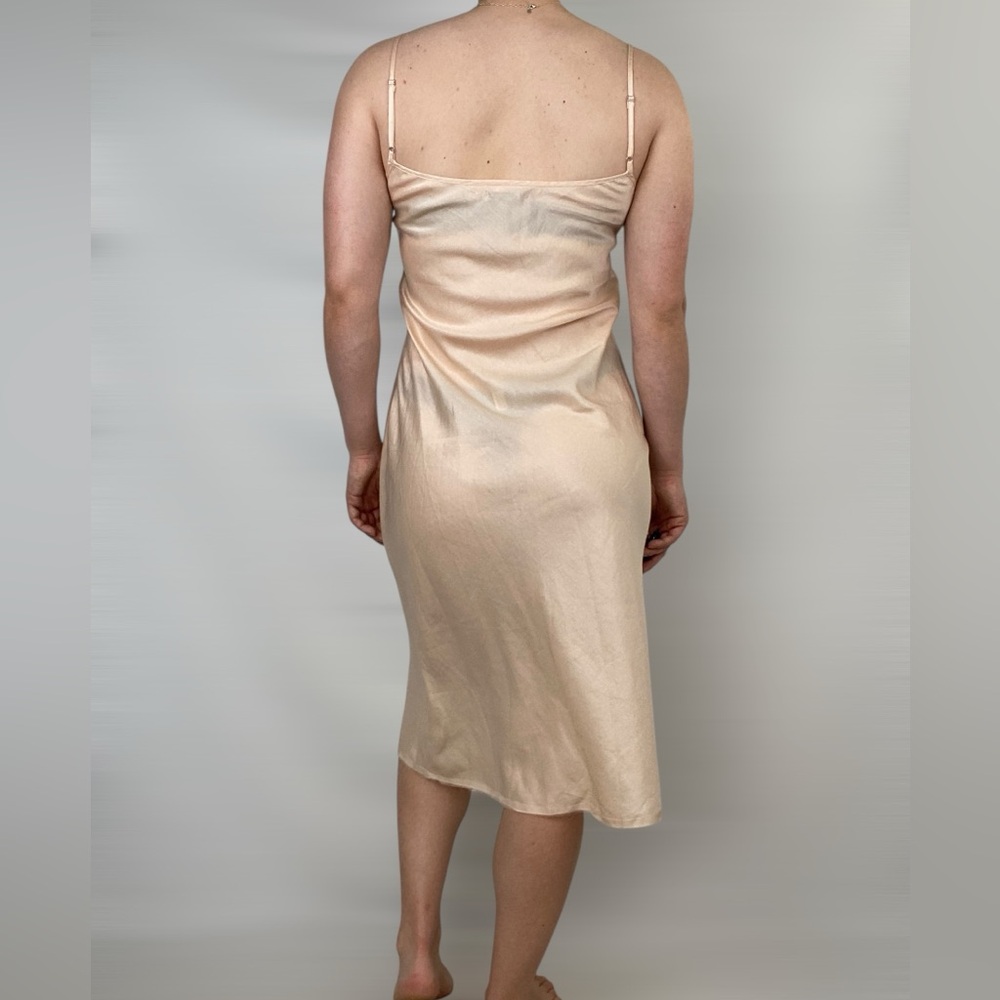BRAZEAU TRICOT Classic Petal Slip Buff Tailored Silhouette MIDI Adjustable Strap - Picture 5 of 7